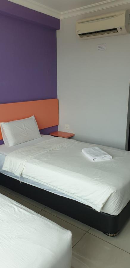 56 Hotel Mentekab Buitenkant foto
